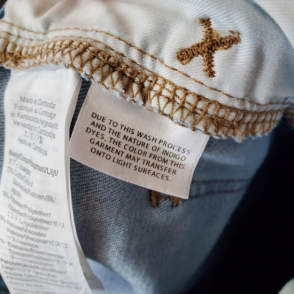 Madewell 11" High-Rise Roadtripper Jeans in Beckwith Wash: Button-Front Edition - Picture 14 of 15